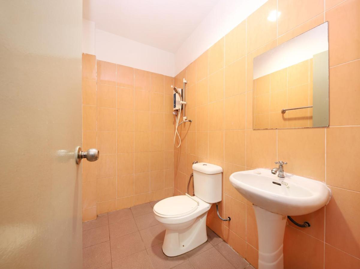סרמבאן Oyo 89676 Hotel 22 מראה חיצוני תמונה