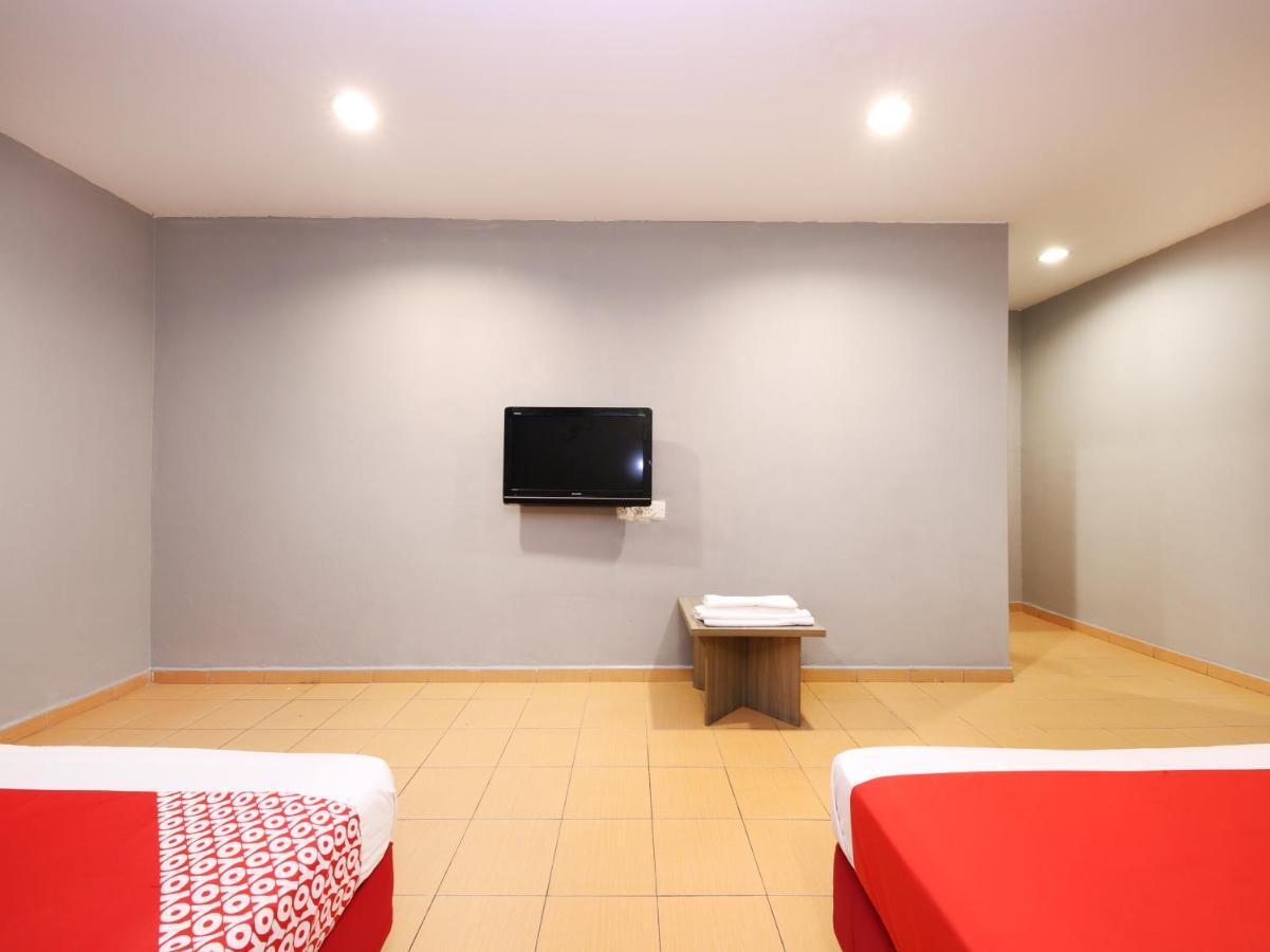 סרמבאן Oyo 89676 Hotel 22 מראה חיצוני תמונה
